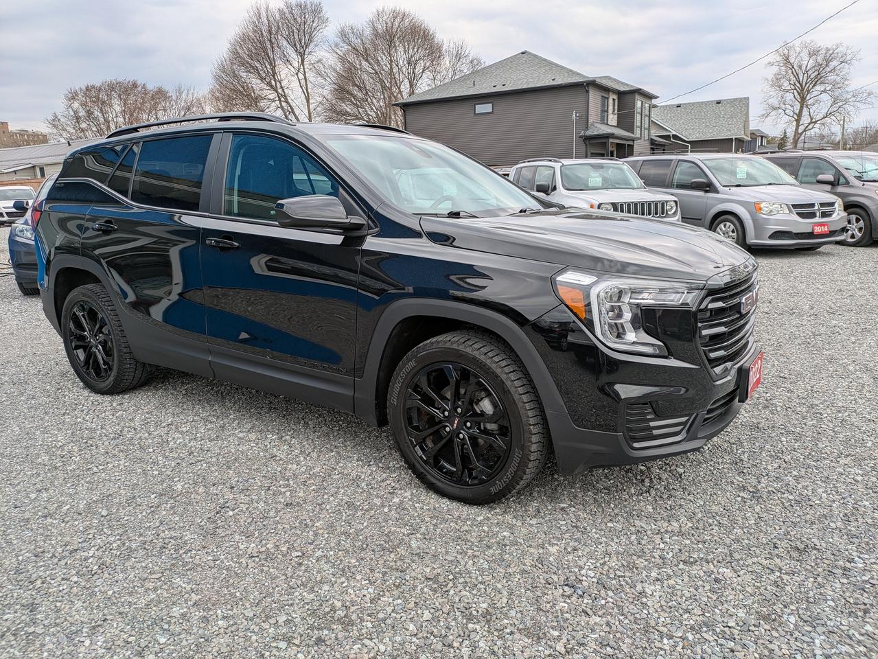 2022 GMC Terrain AWD 4DR SLE Photo