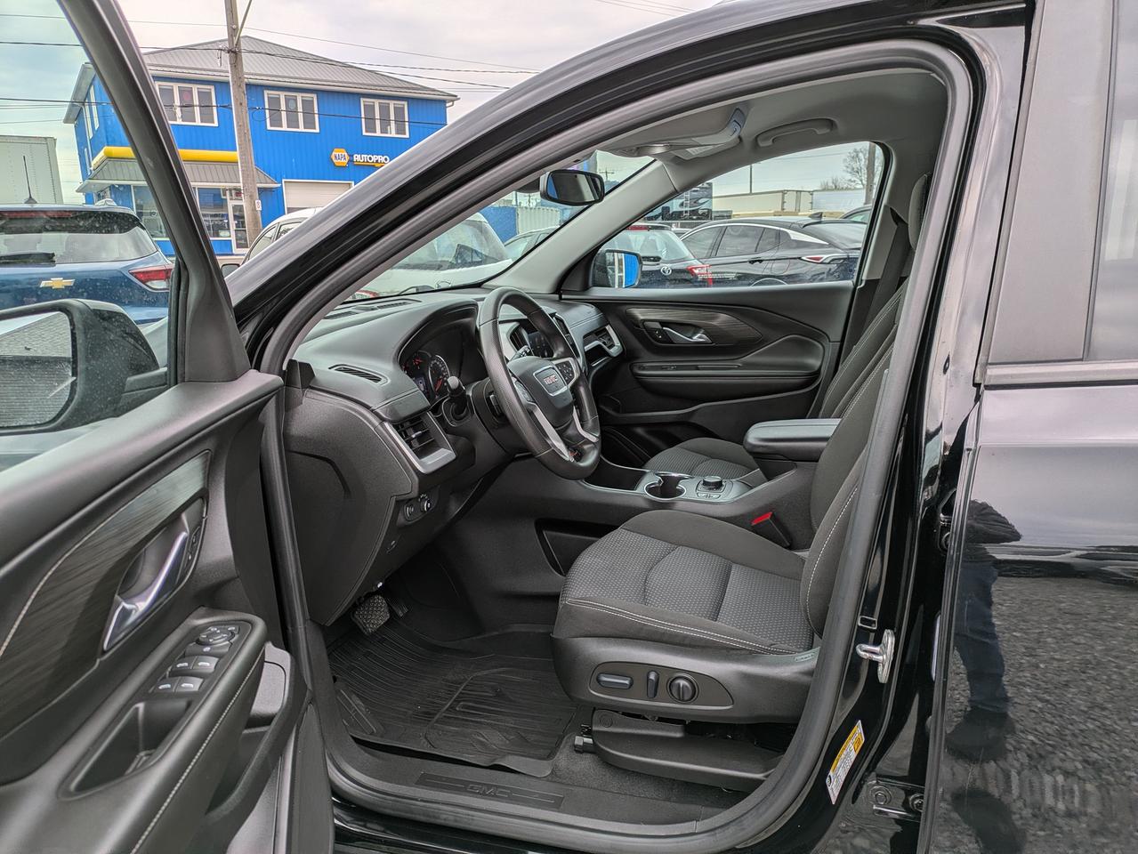 2022 GMC Terrain AWD 4DR SLE Photo