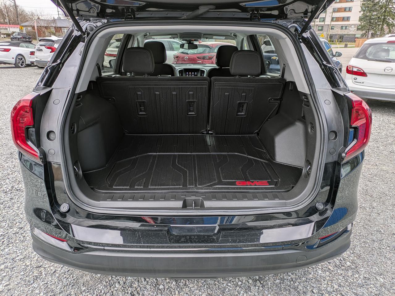 2022 GMC Terrain AWD 4DR SLE Photo