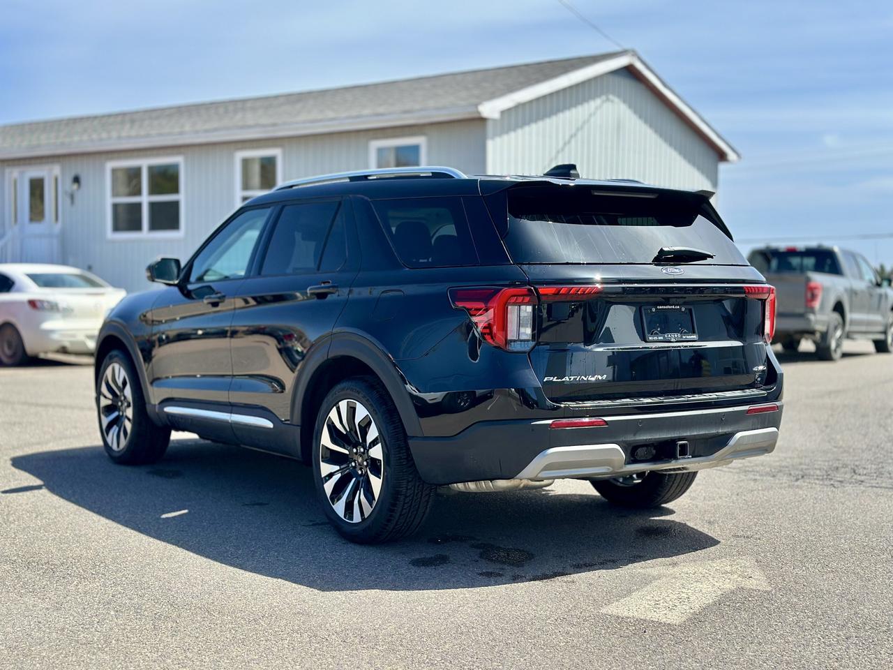 2026 Ford Explorer Platinum 4WD Photo4