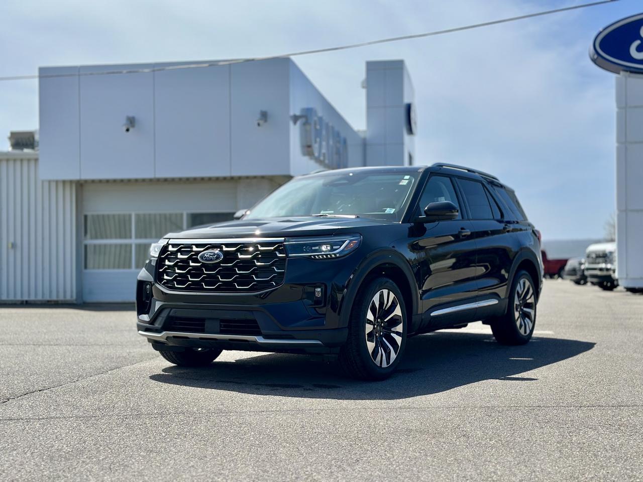2026 Ford Explorer Platinum 4WD Photo2