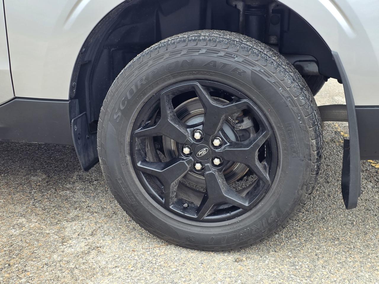 2022 Ford Maverick XLT AWD Photo