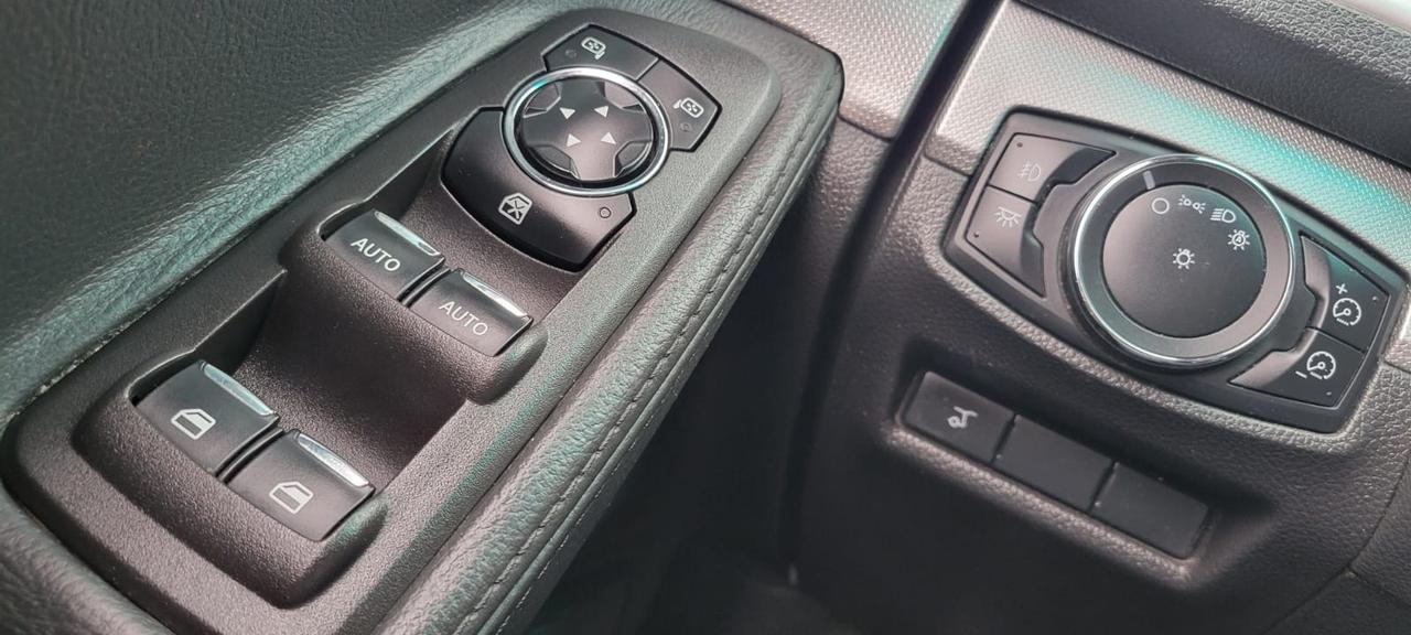 2013 Ford Explorer XLT Photo