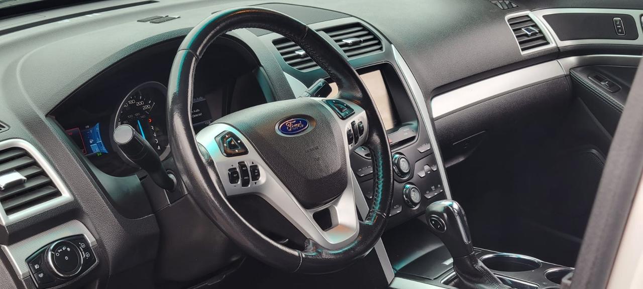 2013 Ford Explorer XLT Photo