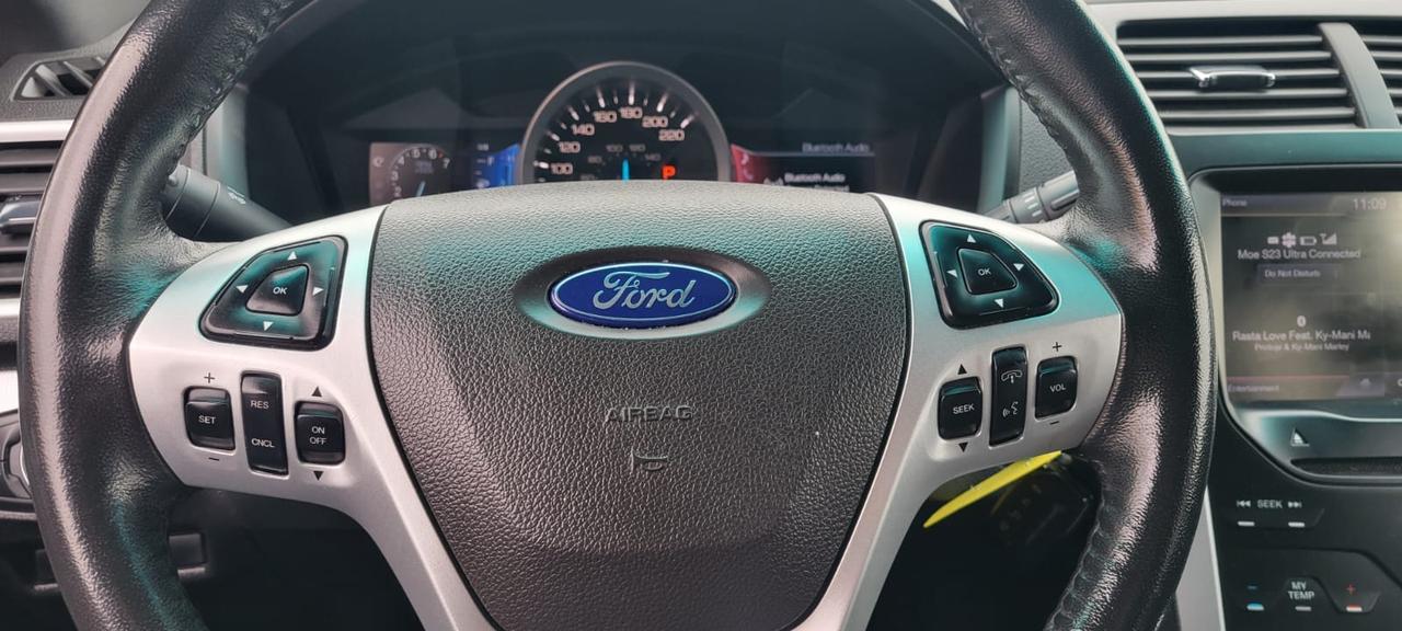2013 Ford Explorer XLT Photo
