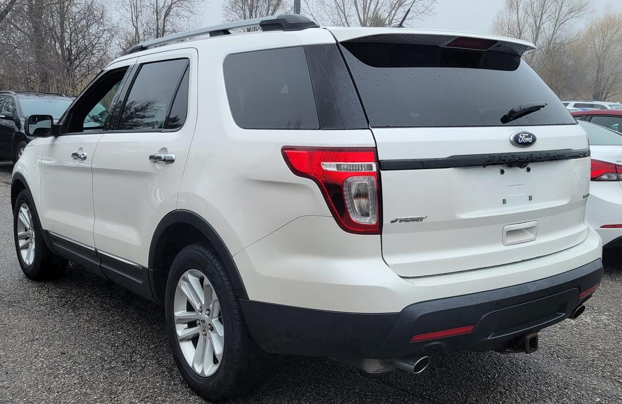 2013 Ford Explorer XLT Photo3