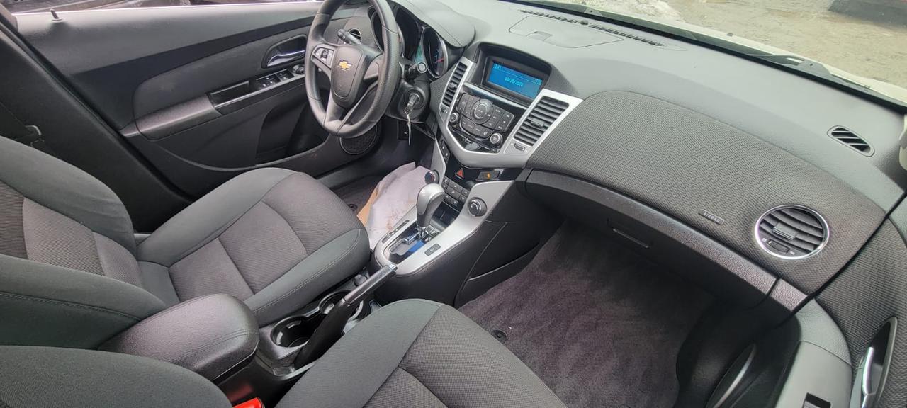 2012 Chevrolet Cruze LT Turbo w/1SA Photo