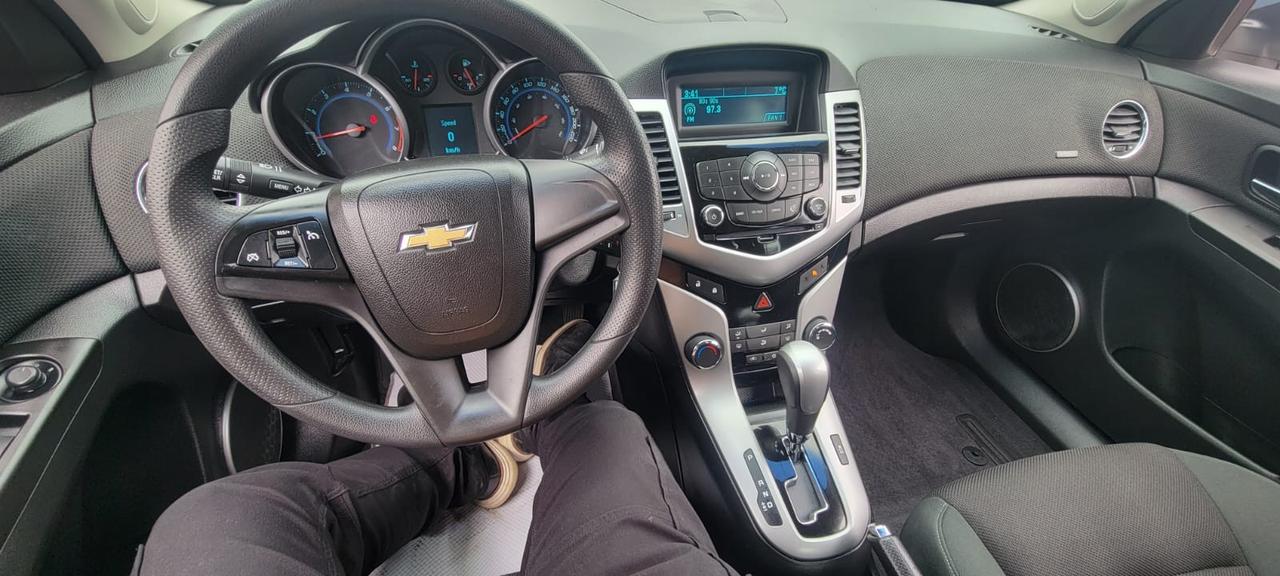 2012 Chevrolet Cruze LT Turbo w/1SA Photo