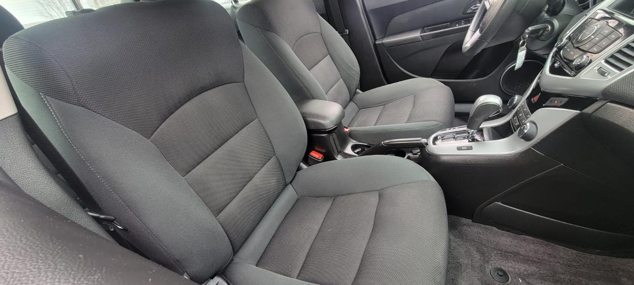 2012 Chevrolet Cruze LT Turbo w/1SA Photo