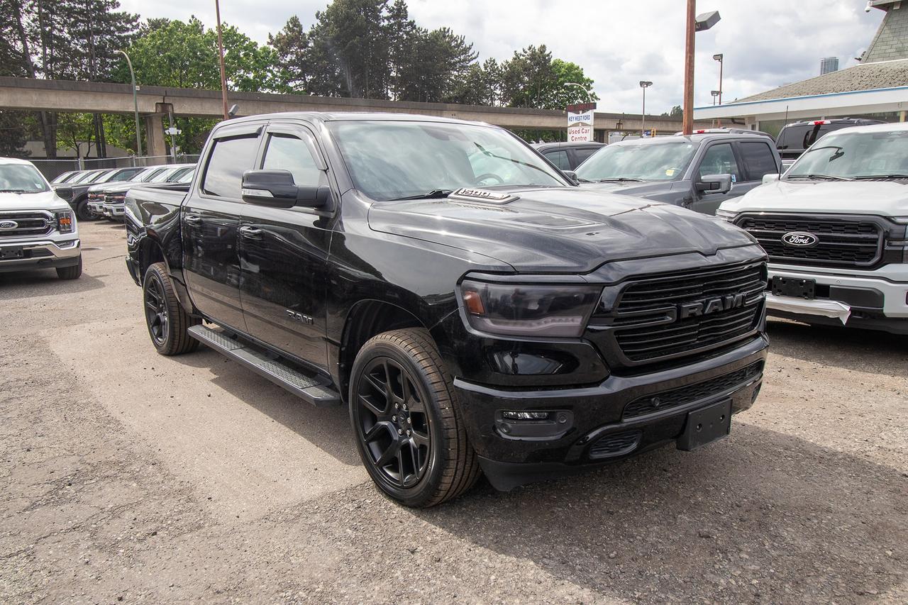 2022 RAM 1500 SPORT 4X4 CREW CAB 5'7" BOX Photo3