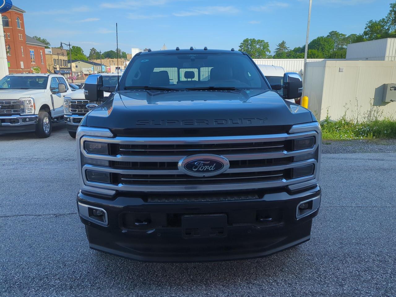 2026 Ford F-250 Platinum Crew Cab 4x4 Photo1