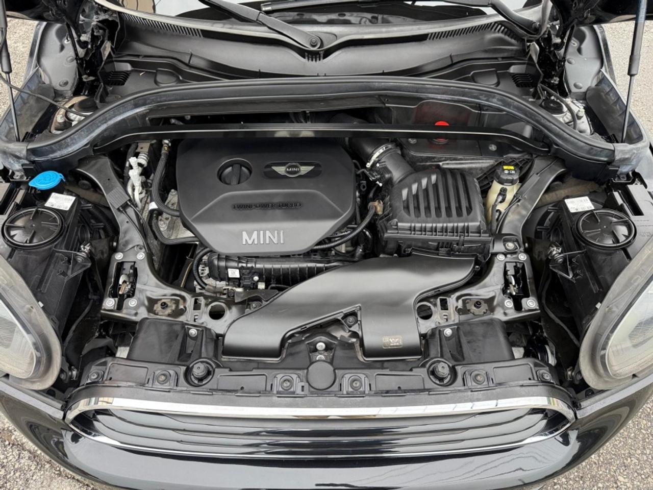 2019 MINI Cooper Countryman COOPER ALL4/ LEATHER/ REAR CAMERA/ SUNROOF Photo