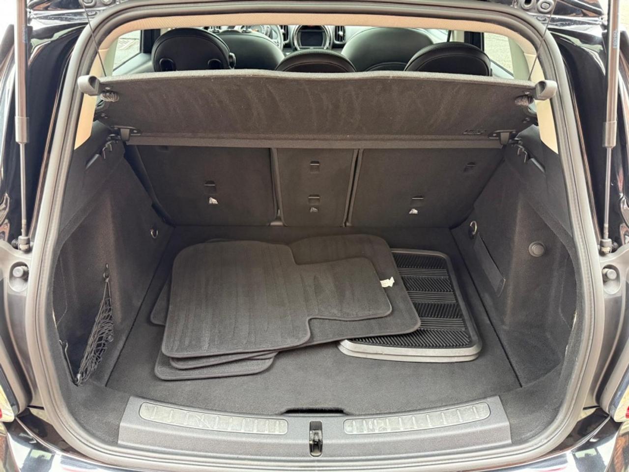 2019 MINI Cooper Countryman COOPER ALL4/ LEATHER/ REAR CAMERA/ SUNROOF Photo