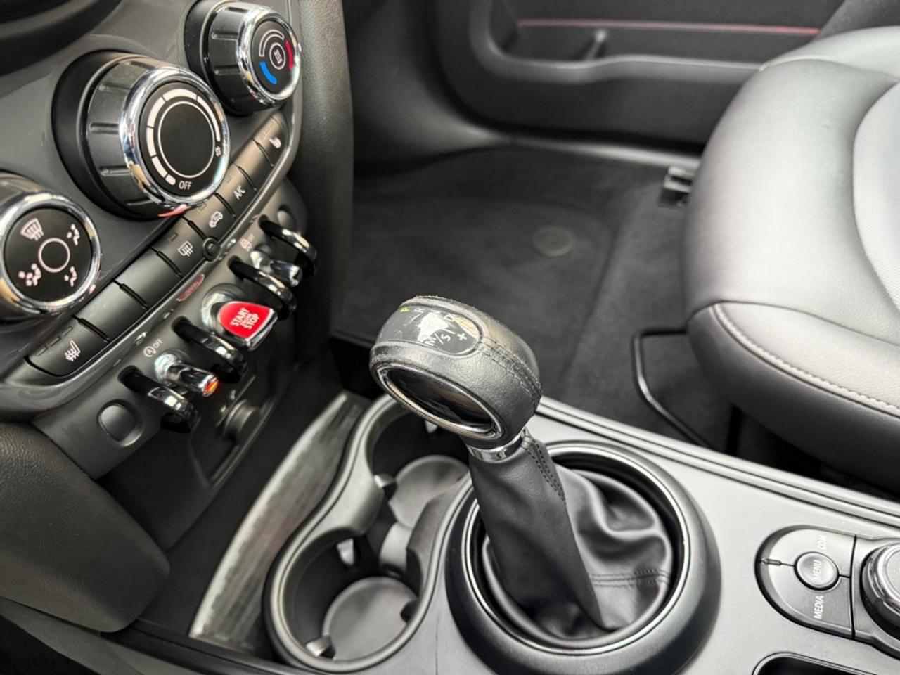 2019 MINI Cooper Countryman COOPER ALL4/ LEATHER/ REAR CAMERA/ SUNROOF Photo