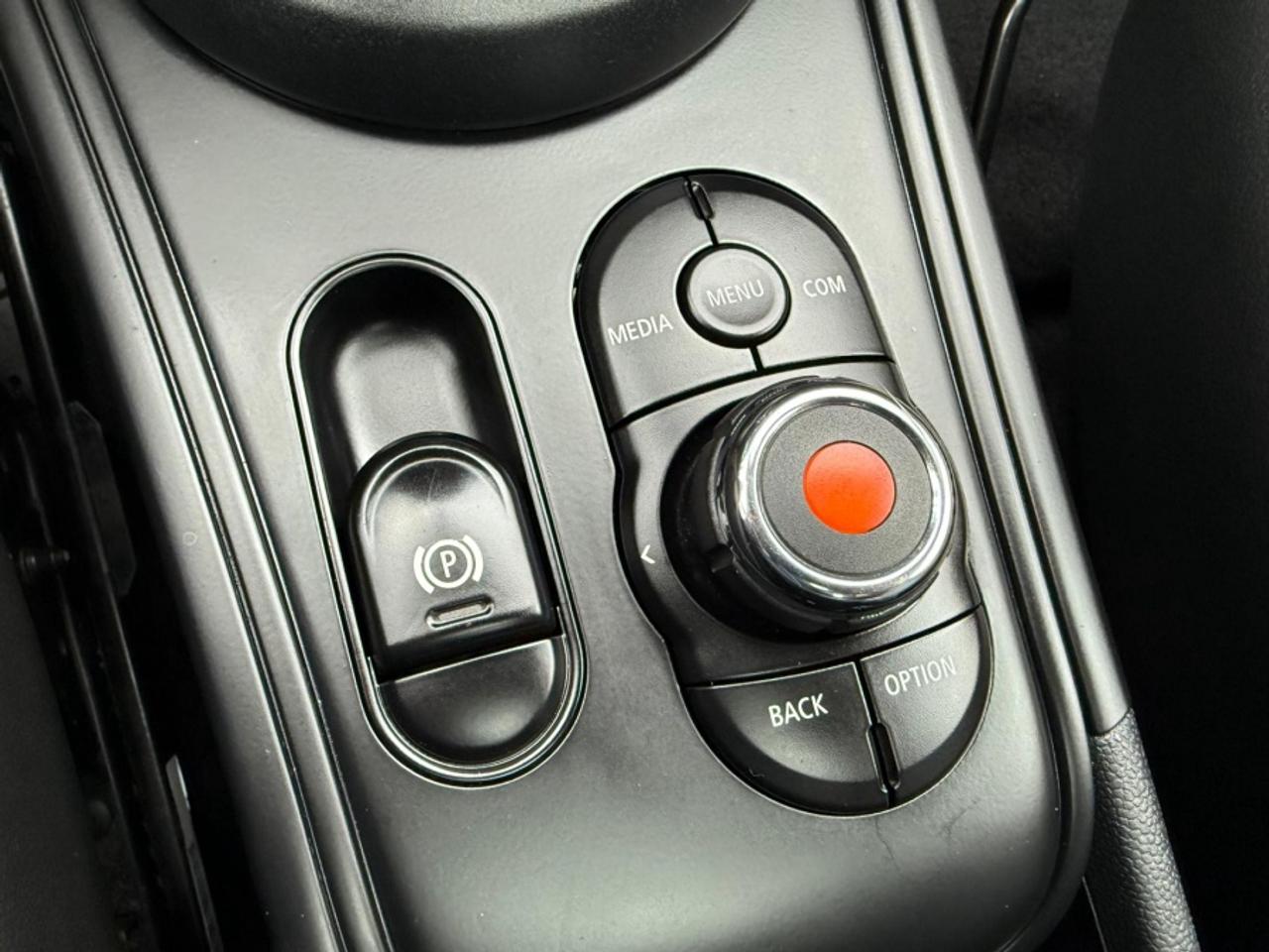 2019 MINI Cooper Countryman COOPER ALL4/ LEATHER/ REAR CAMERA/ SUNROOF Photo
