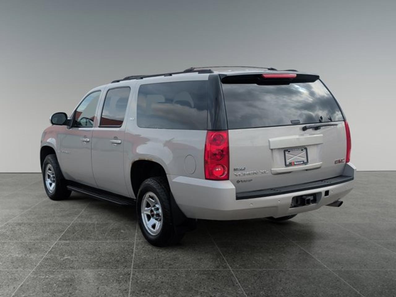2009 GMC Yukon XL  - Photo #3