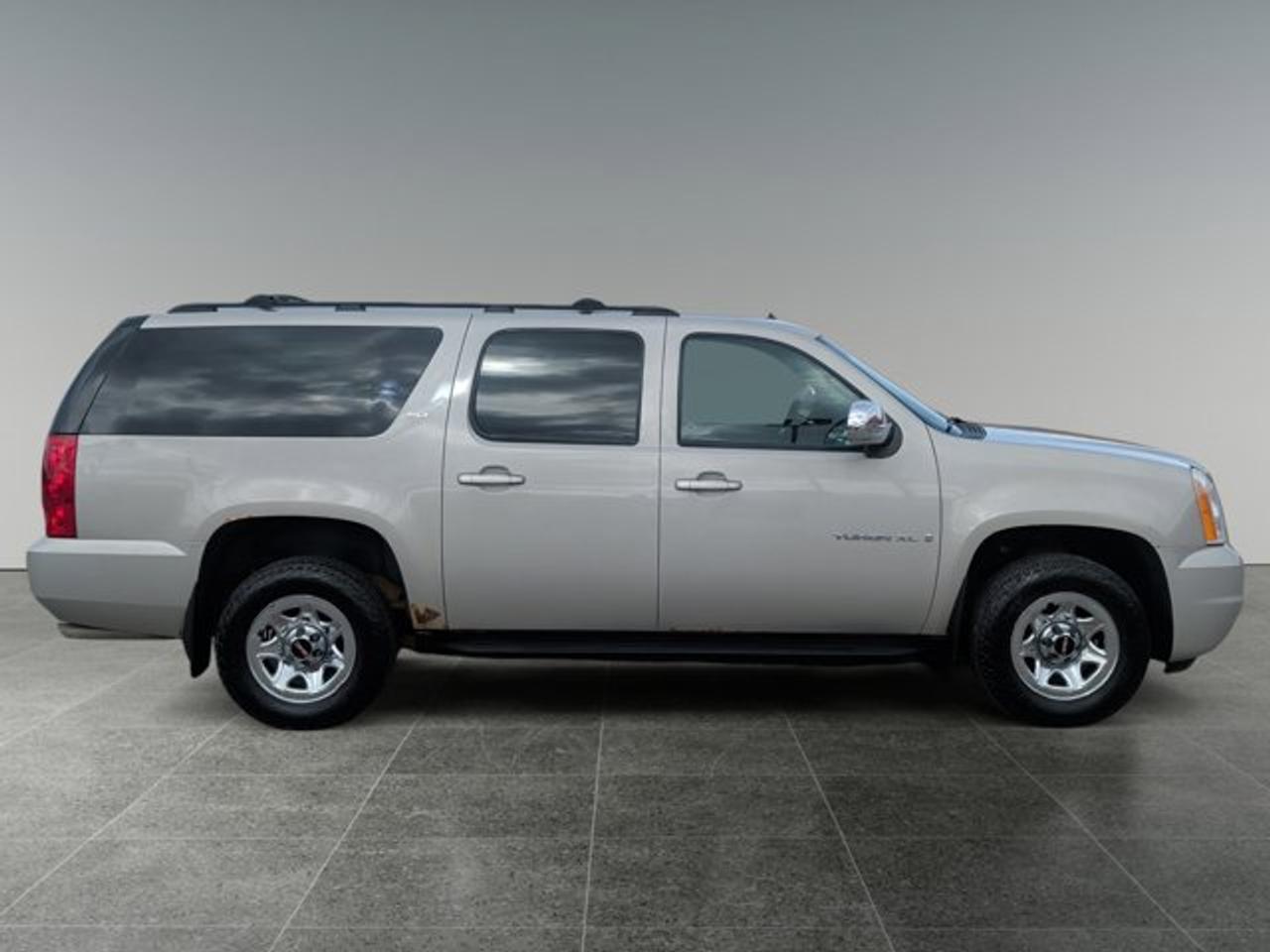 2009 GMC Yukon XL  - Photo #6