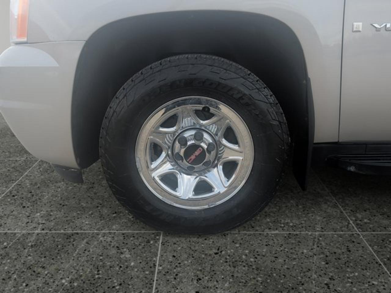 2009 GMC Yukon XL  - Photo #9