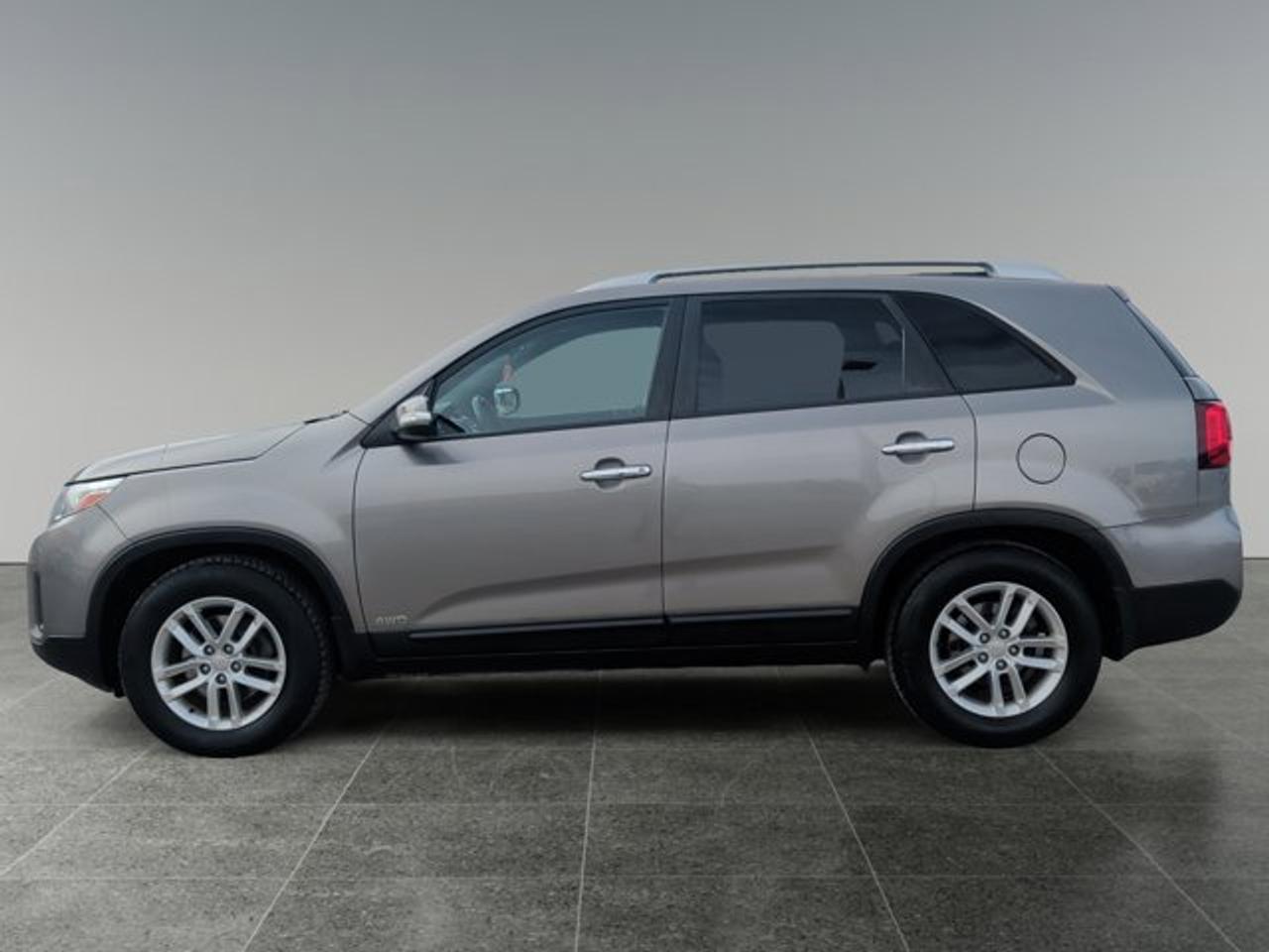2014 Kia Sorento LX (Mechanical Special) - Photo #2