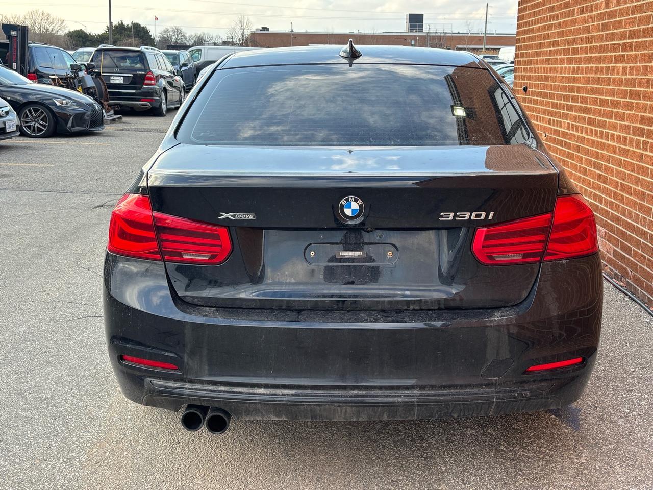 2018 BMW 3 Series 330i xDrive Sedan Photo