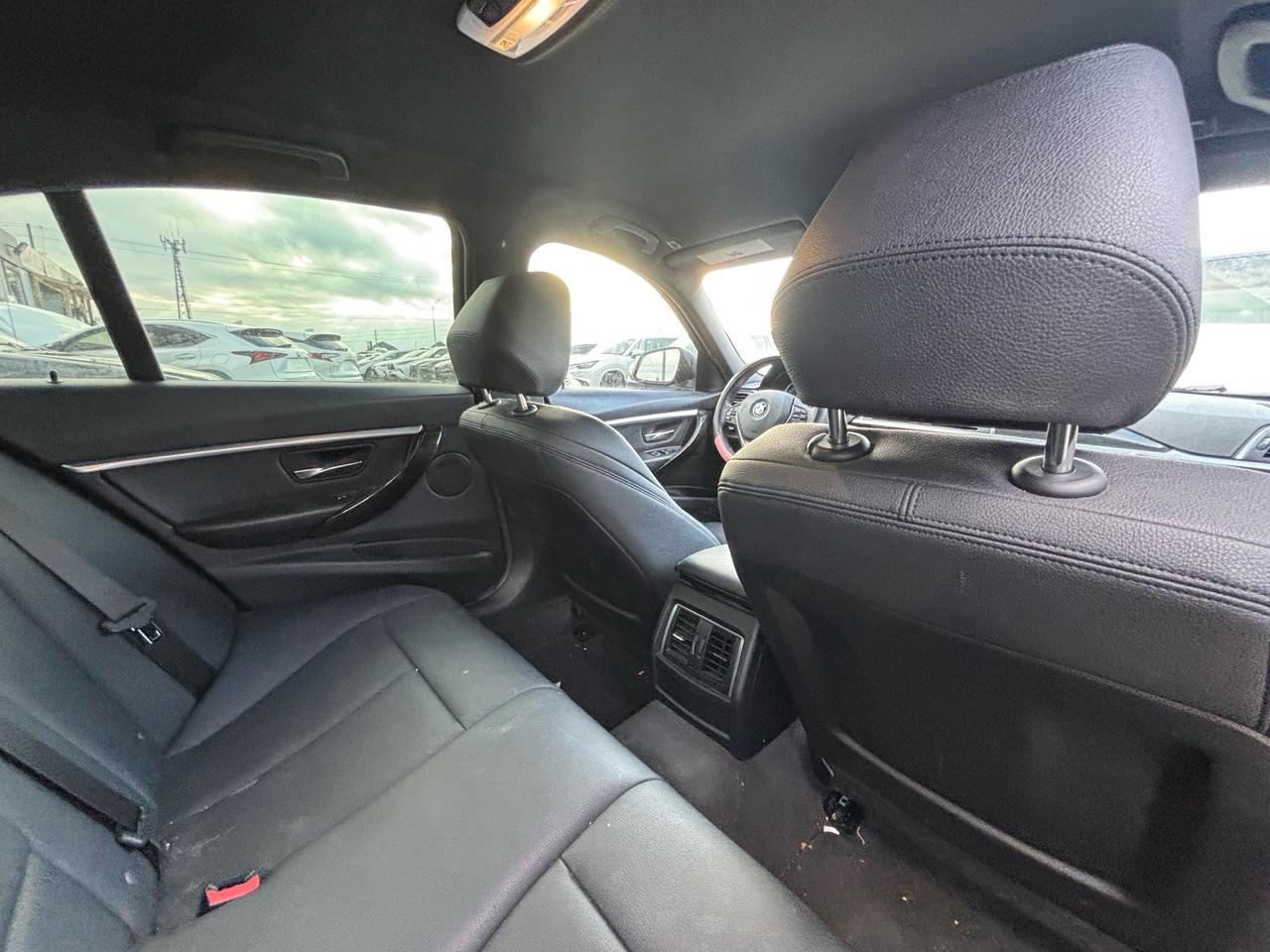 2018 BMW 3 Series 330i xDrive Sedan Photo