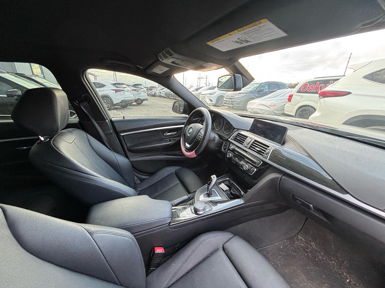 2018 BMW 3 Series 330i xDrive Sedan Photo