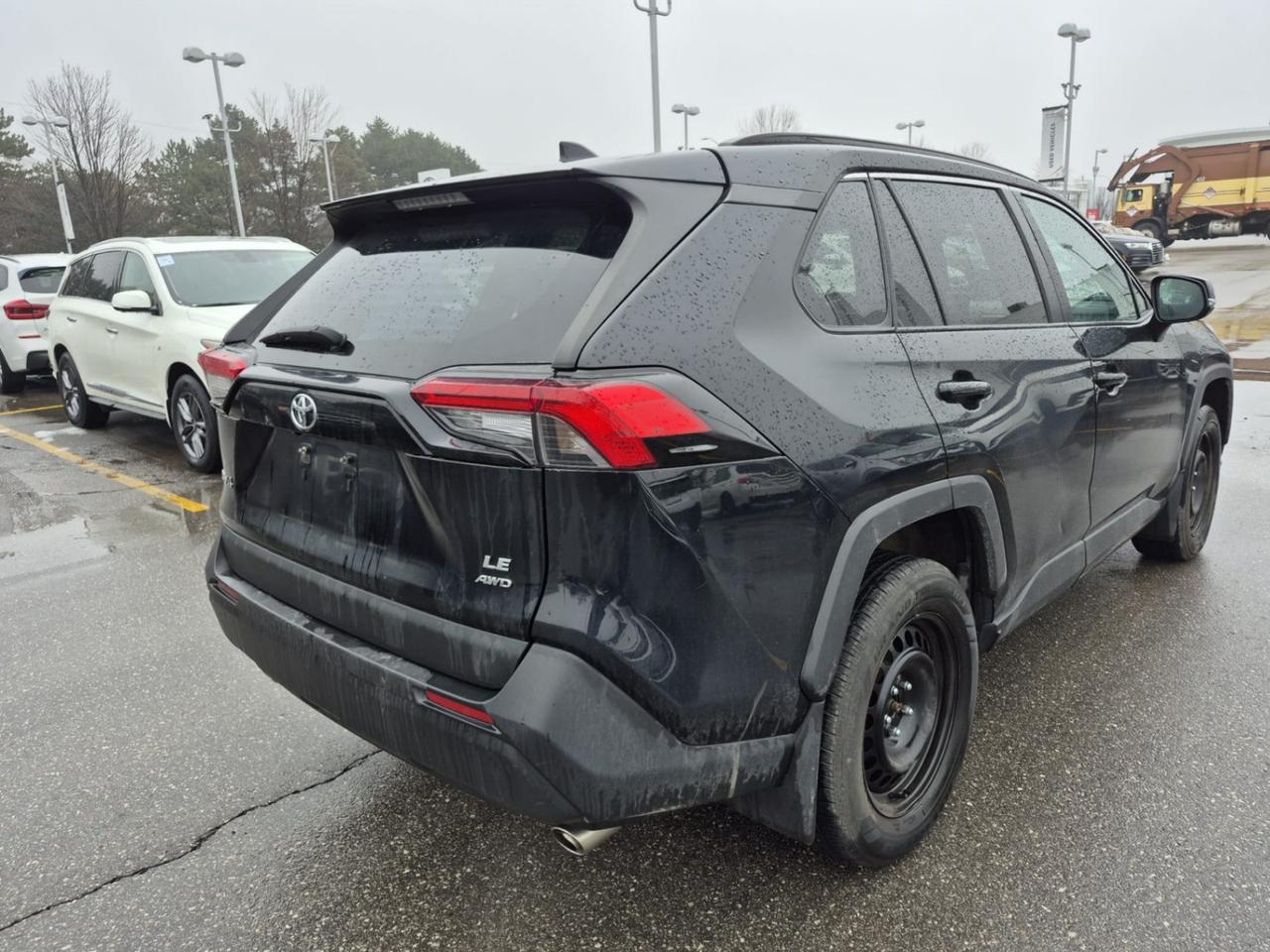 2021 Toyota RAV4 LE AWD Photo