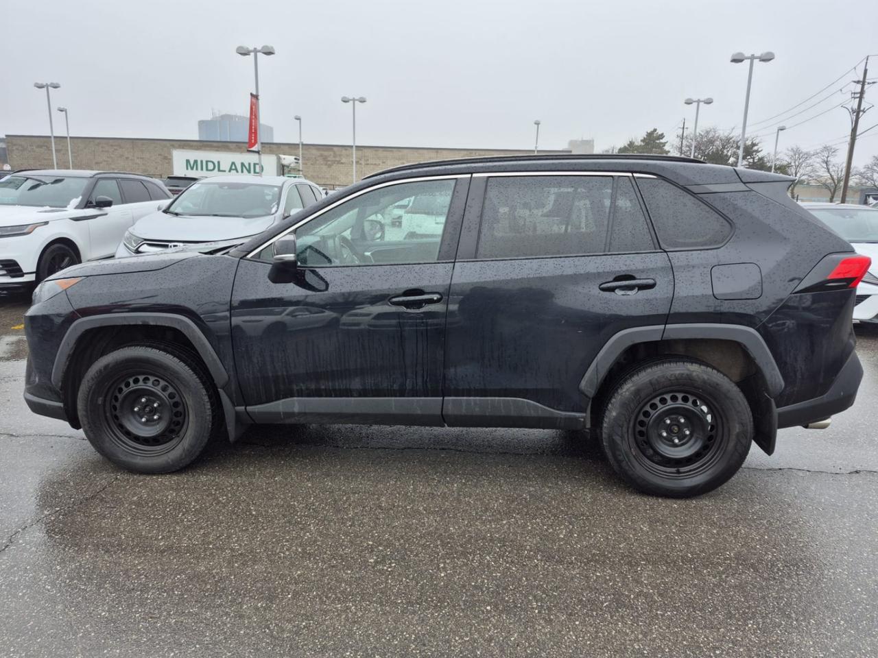 2021 Toyota RAV4 LE AWD Photo