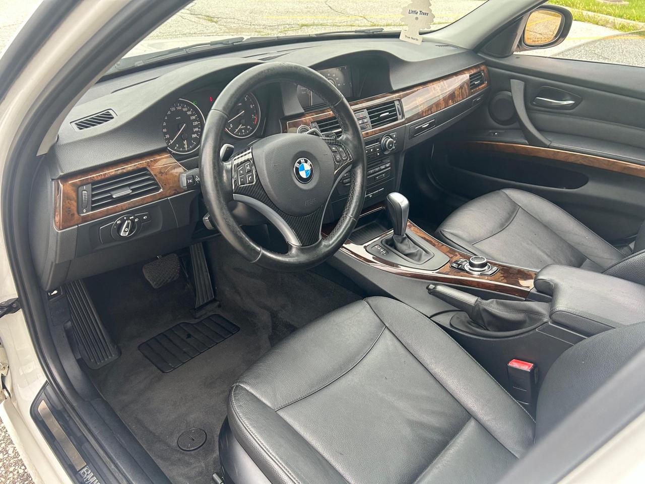 2011 BMW 3 Series 328i xDrive AWD Executive Package  Certified | 1-Year Warranty | Financing Available Photo4