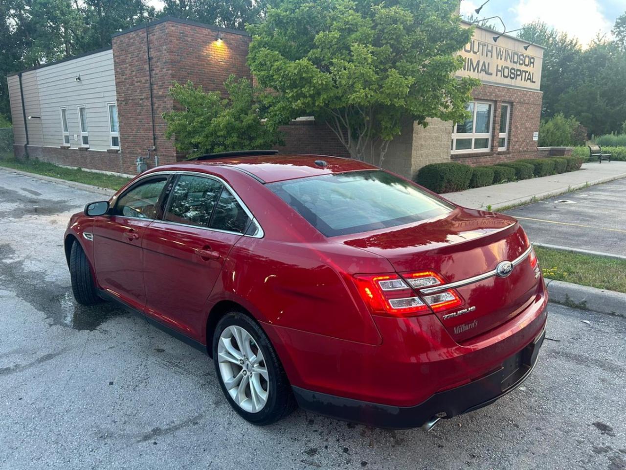 2013 Ford Taurus 4DR SDN SEL FWD Photo4