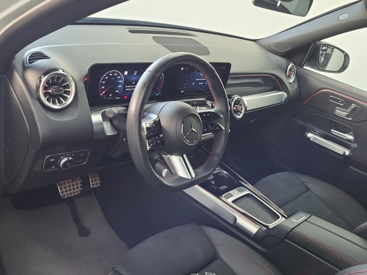 2024 Mercedes-Benz G-Class GLB 250 4MATIC - AMG PKG - MOONROOF - LEATHER !!! Photo