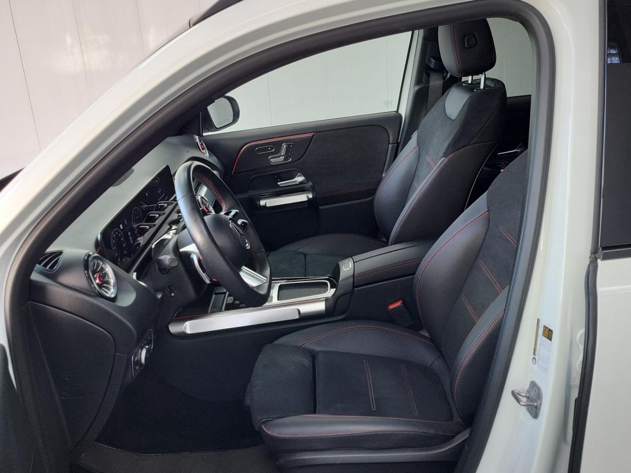 2024 Mercedes-Benz G-Class GLB 250 4MATIC - AMG PKG - MOONROOF - LEATHER !!! Photo