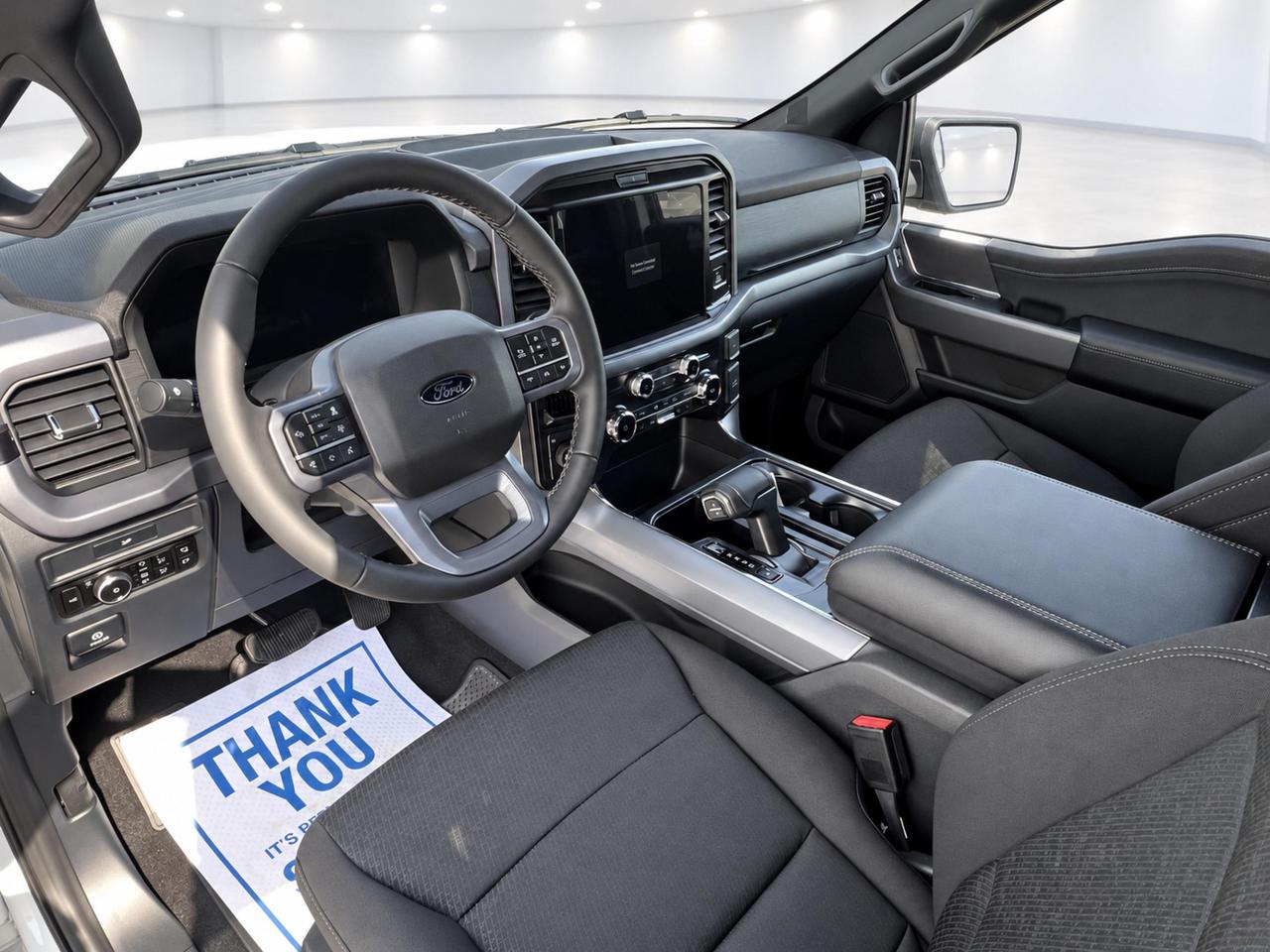 2026 Ford F-150 XLT Photo3