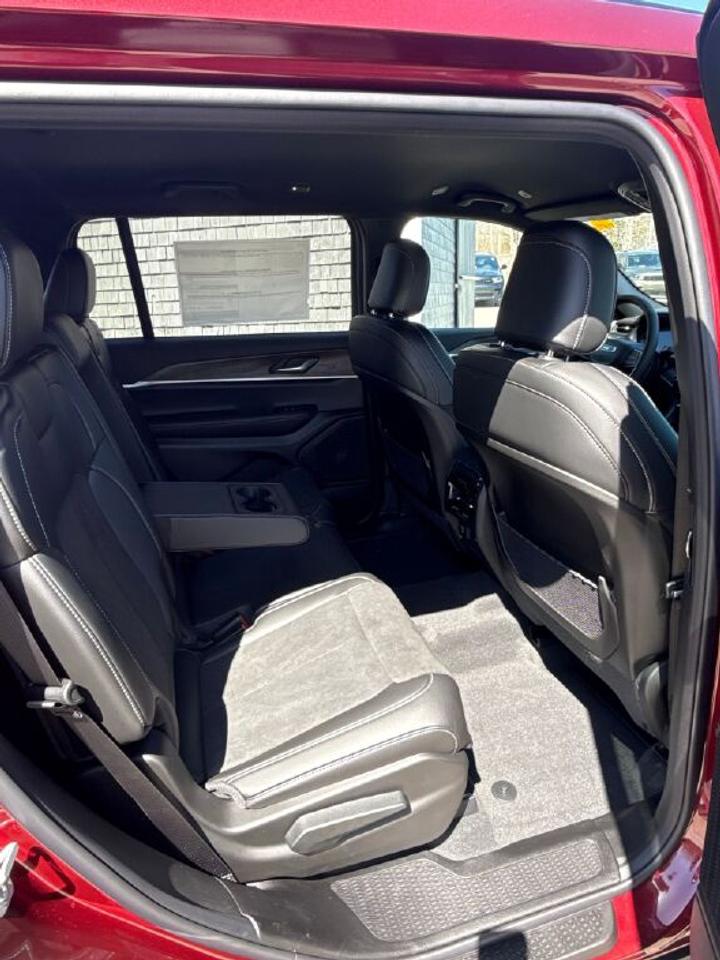 2026 Jeep Grand Cherokee L ALTITUDE Photo