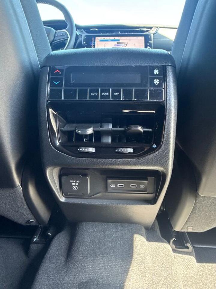 2026 Jeep Grand Cherokee L ALTITUDE Photo