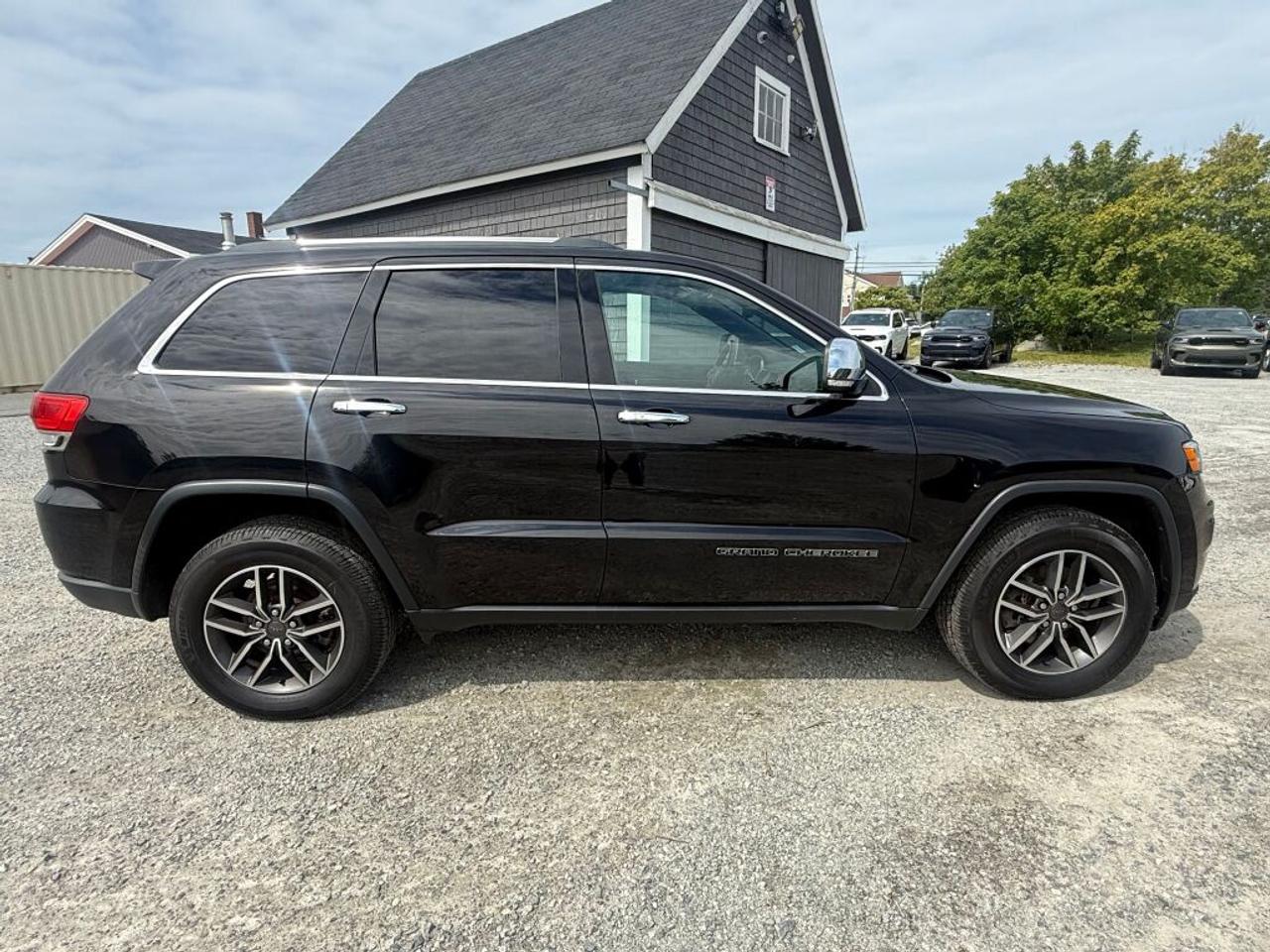 2019 Jeep Grand Cherokee Limited Photo3