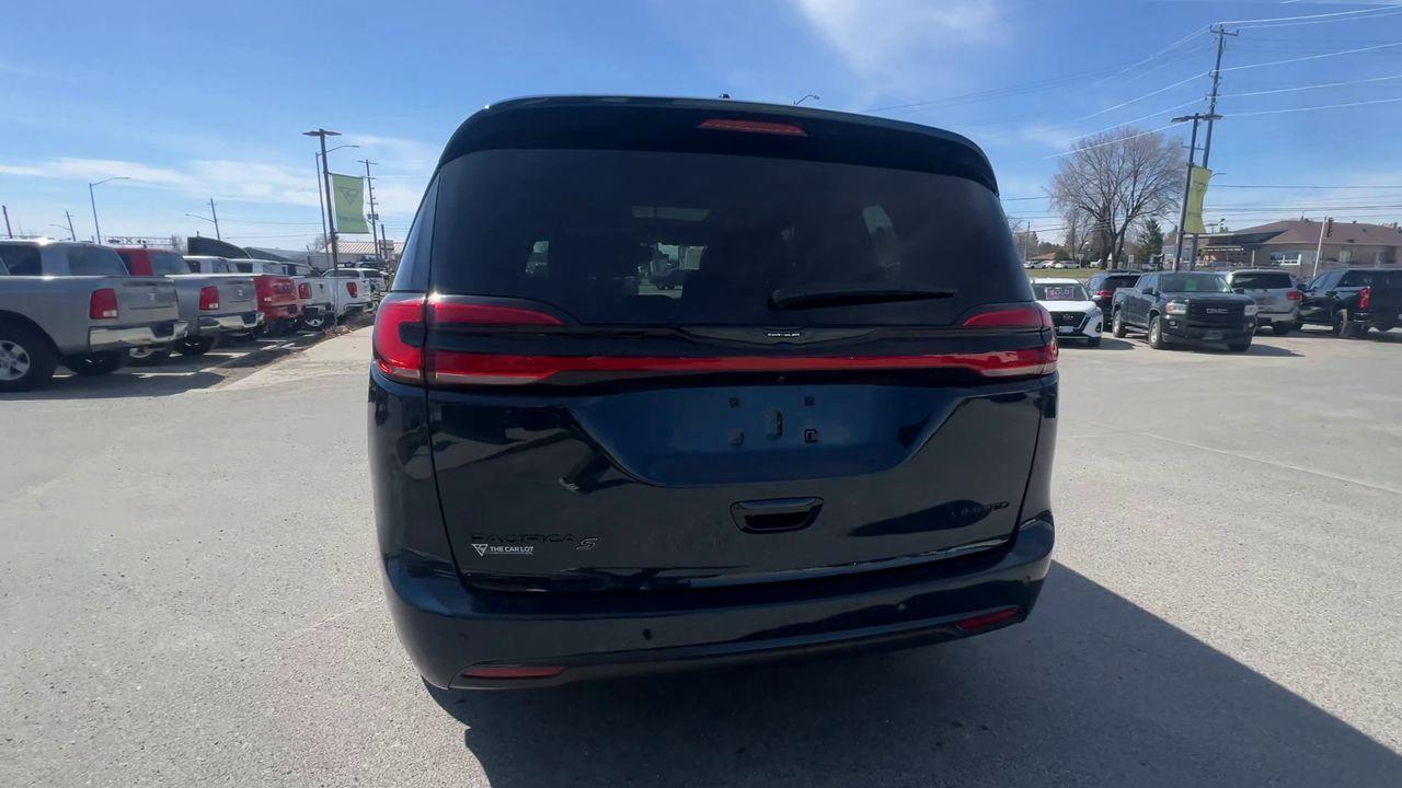 2024 Chrysler Pacifica Limited 7 PASSENGER, DVD PLAYER, MOONROOF, HEATED/COOLED LEATHER SEATS, NAV, CRUISE CONTROL, POWER SLIDING D Photo2