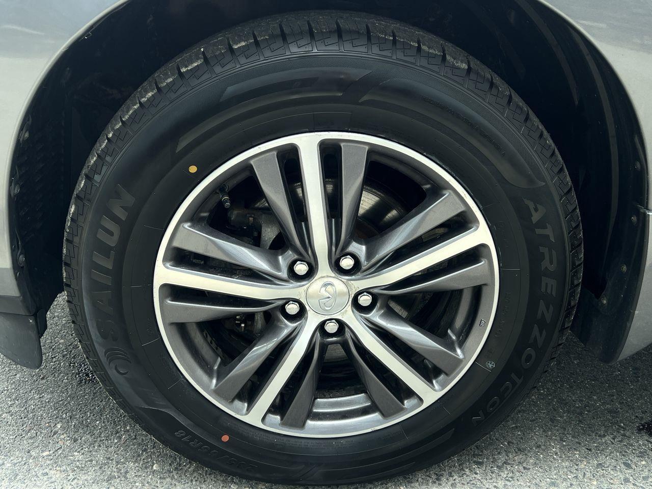 2019 Infiniti QX60 Pure AWD, 7 PASSENGER, MOONROOF, HEATED LEATHER SEATS, NAV, CRUISE CONTROL, POWER LIFTGATE, BACK UP CAM!! Photo