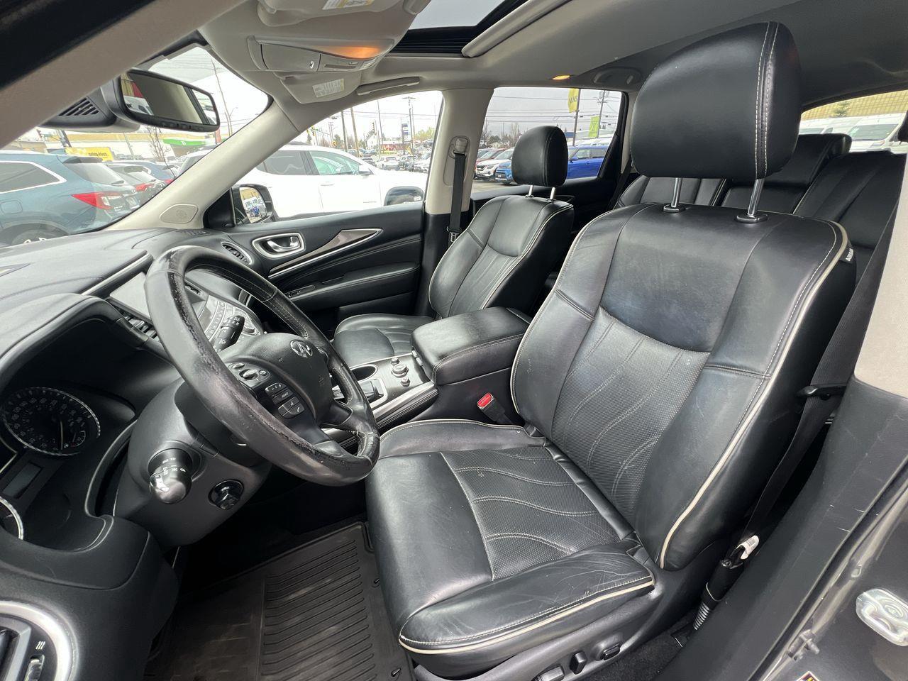 2019 Infiniti QX60 Pure AWD, 7 PASSENGER, MOONROOF, HEATED LEATHER SEATS, NAV, CRUISE CONTROL, POWER LIFTGATE, BACK UP CAM!! Photo