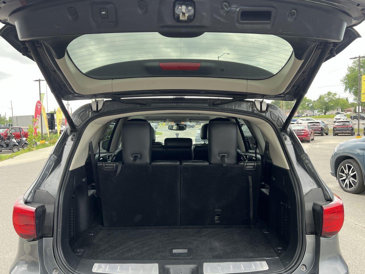2019 Infiniti QX60 Pure AWD, 7 PASSENGER, MOONROOF, HEATED LEATHER SEATS, NAV, CRUISE CONTROL, POWER LIFTGATE, BACK UP CAM!! Photo