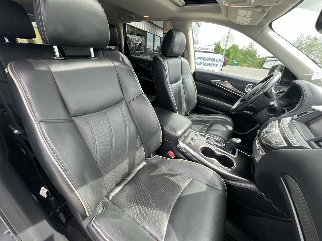 2019 Infiniti QX60 Pure AWD, 7 PASSENGER, MOONROOF, HEATED LEATHER SEATS, NAV, CRUISE CONTROL, POWER LIFTGATE, BACK UP CAM!! Photo