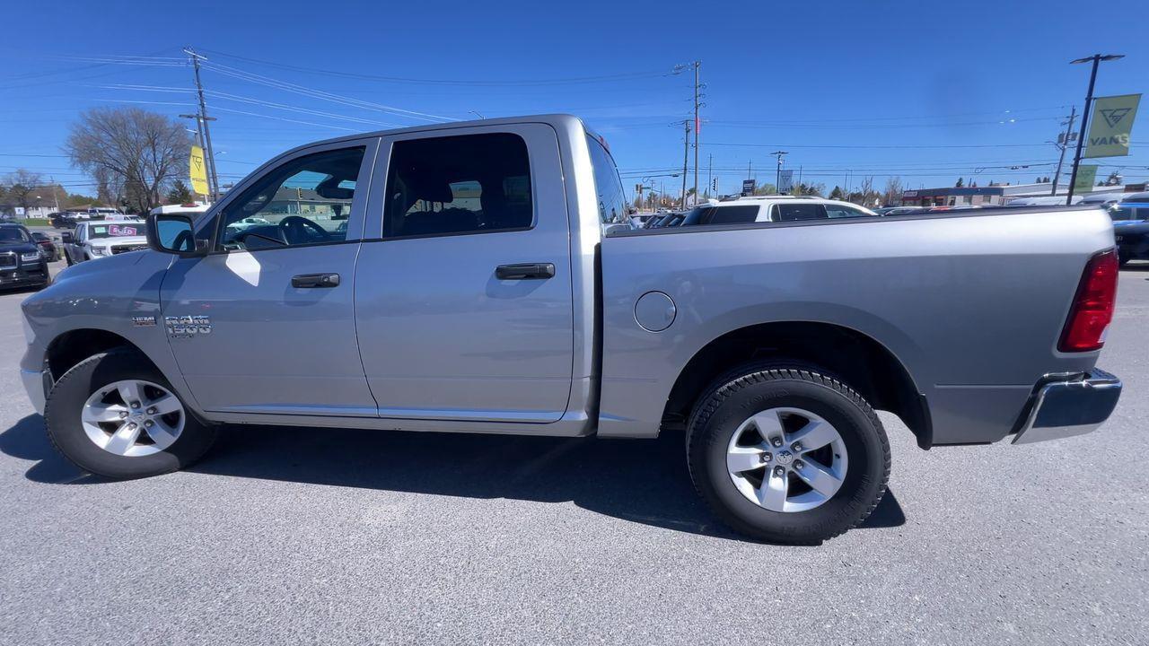 2023 RAM 1500 Classic SLT PREVIOUS DAILY RENTAL, 4X4, CRUISE CONTROL, BACK UP CAM, SIRIUS XM!! Photo