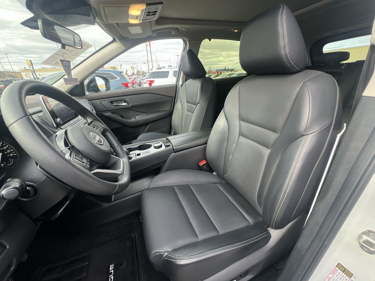 2023 Nissan Rogue SV Midnight Edition AWD, MOONROOF, HEATED LEATHER SEATS, REMOTE START, POWER LIFTGATE, CRUISE CONTROL, SIRIUS XM!! Photo