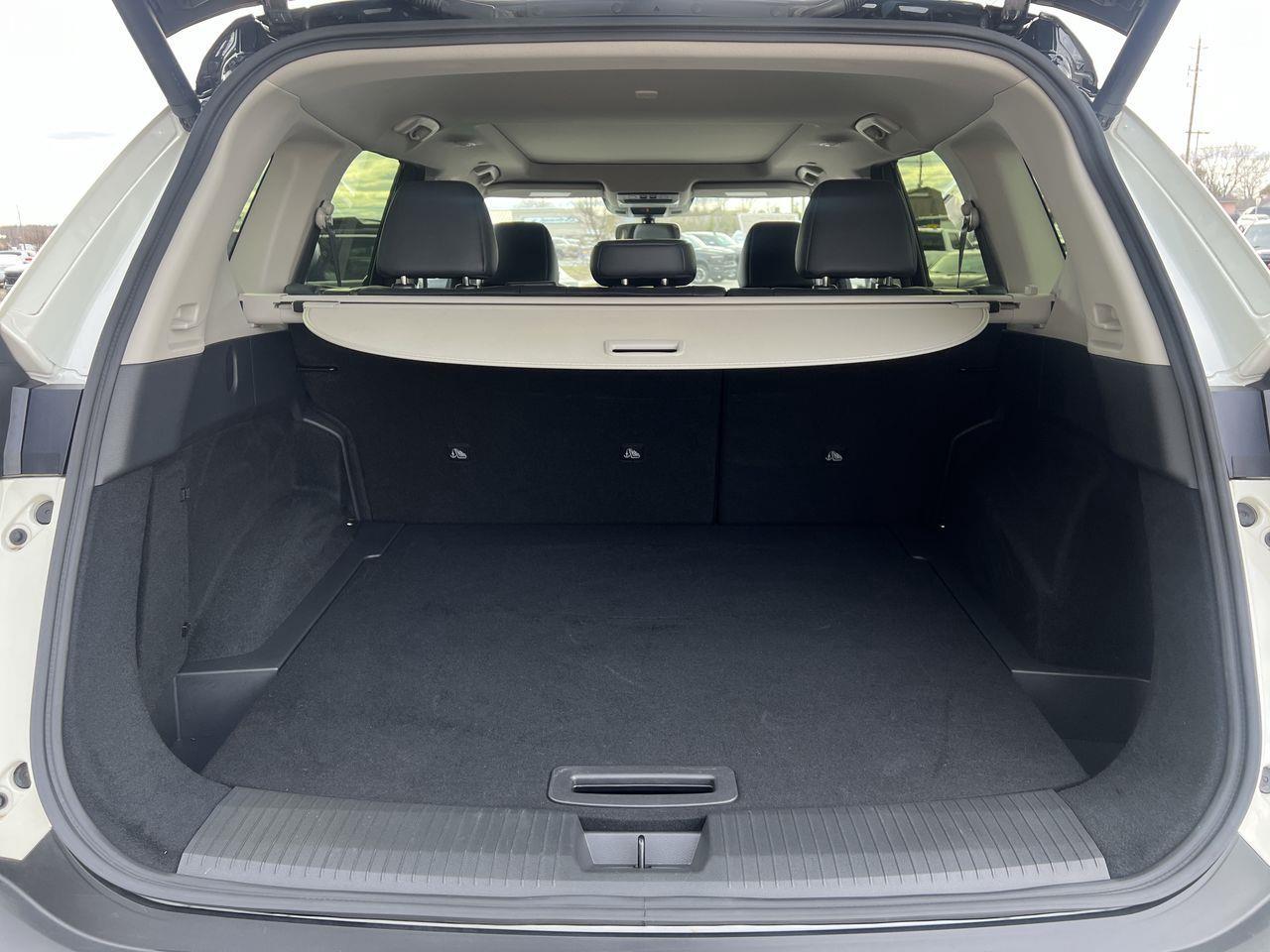 2023 Nissan Rogue SV Midnight Edition AWD, MOONROOF, HEATED LEATHER SEATS, REMOTE START, POWER LIFTGATE, CRUISE CONTROL, SIRIUS XM!! Photo