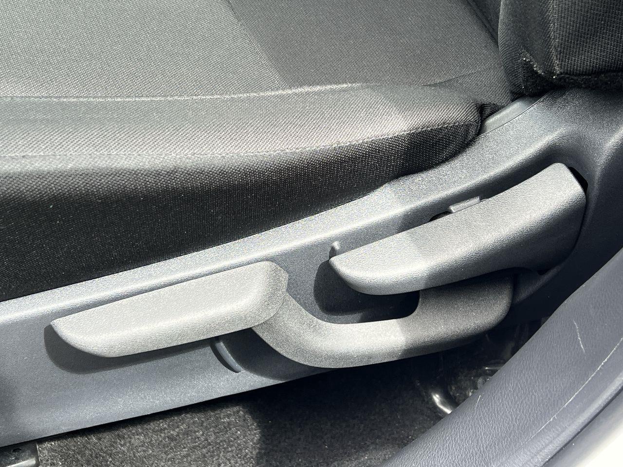 2024 Nissan Kicks CRUISE CONTROL, BACK UP CAMERA, REAR MIRRORS DEFROST!! Photo