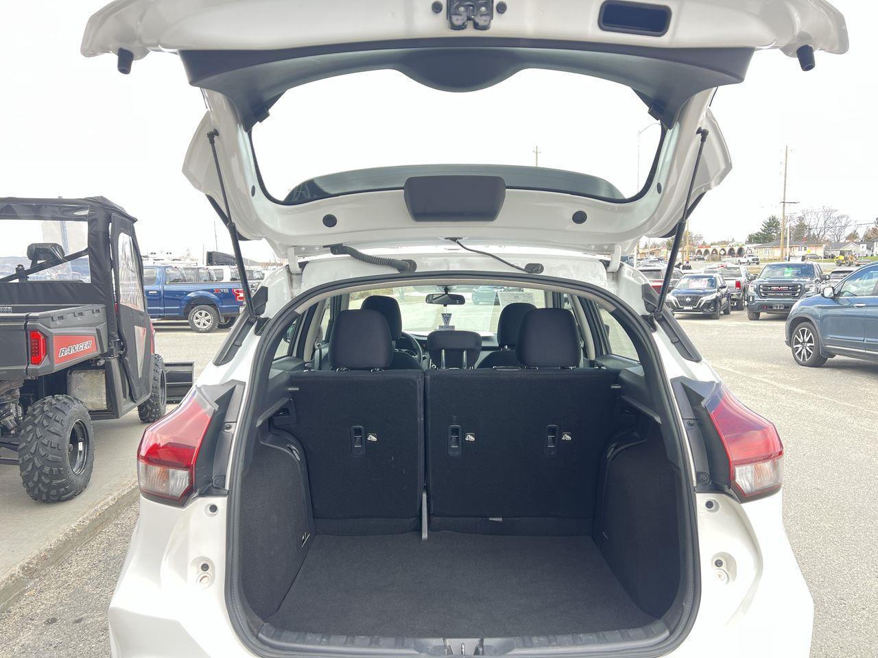 2024 Nissan Kicks CRUISE CONTROL, BACK UP CAMERA, REAR MIRRORS DEFROST!! Photo