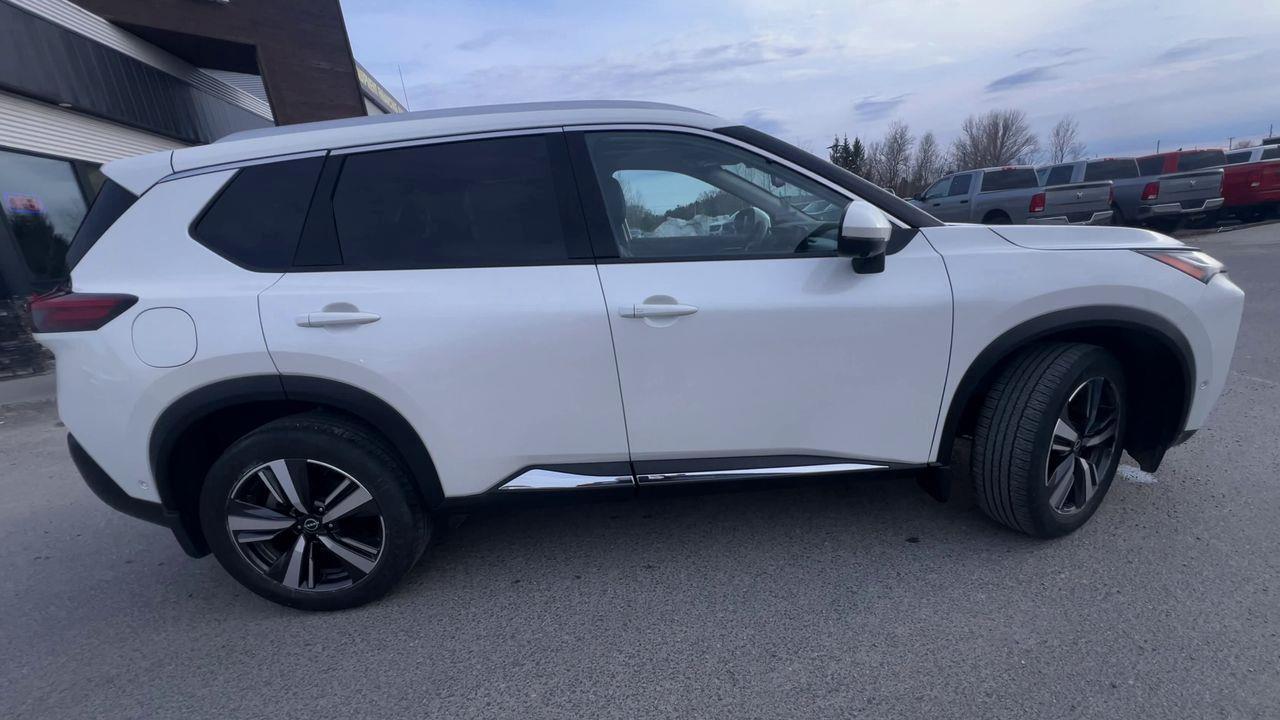 2023 Nissan Rogue Platinum AWD, MOONROOF, HEATED LEATHER SEATS, POWER LIFTGATE, CRUISE CONTROL, BACK UP CAM, NAV, SIRIUS XM!! Photo