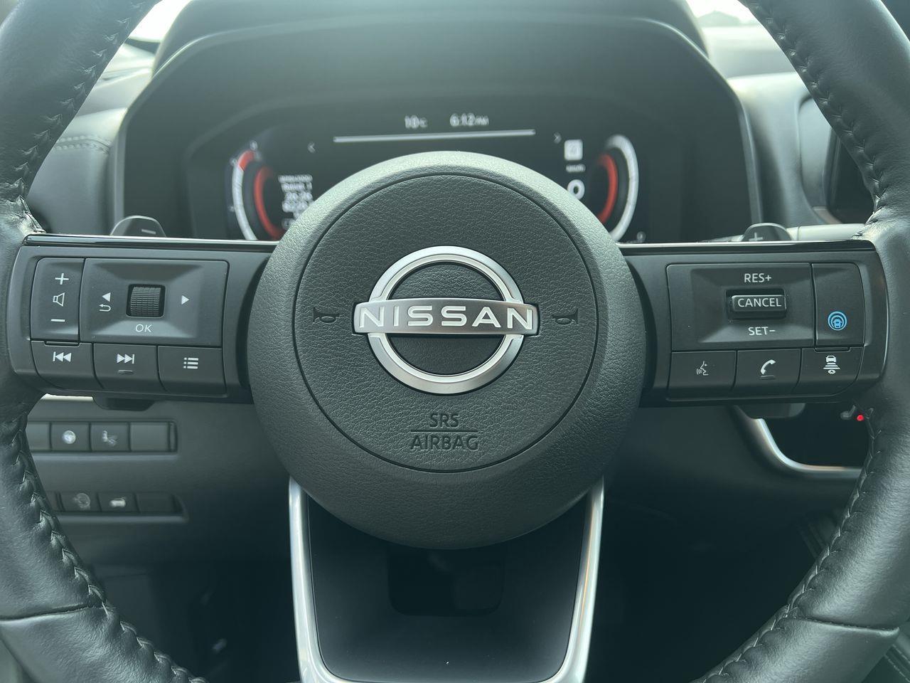 2023 Nissan Rogue Platinum AWD, MOONROOF, HEATED LEATHER SEATS, POWER LIFTGATE, CRUISE CONTROL, BACK UP CAM, NAV, SIRIUS XM!! Photo