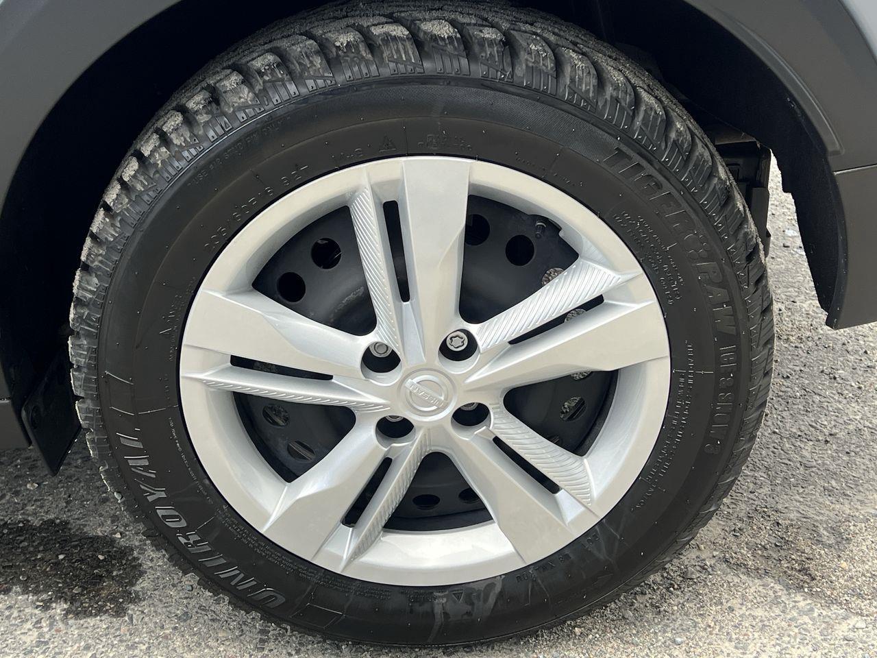 2024 Nissan Kicks CRUISE CONTROL, BACK UP CAMERA, REAR MIRRORS DEFROST!! Photo