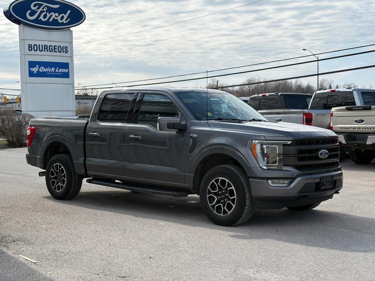 2022 Ford F-150 Lariat 4WD SuperCrew 5.5' Box Photo4